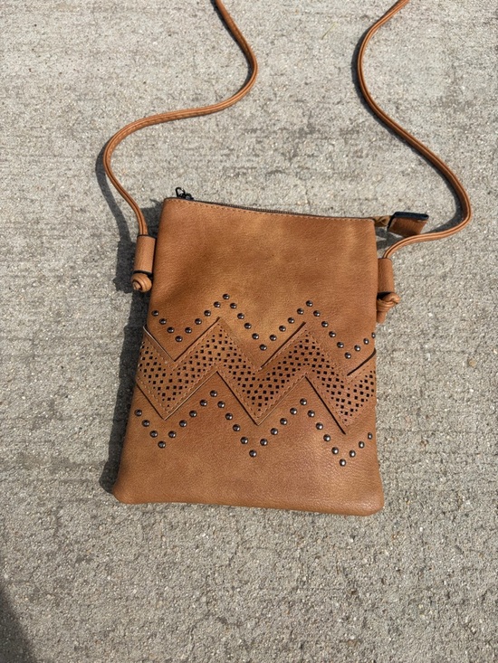 Handbags - Women's Tan Crossbody Bag with Studded Chevron Detail